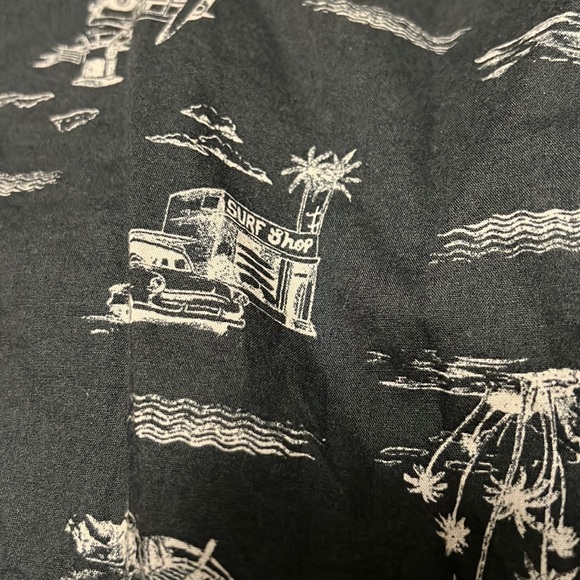 EUC Boys size S (6-7) Old Navy button up shirt - Picture 4 of 6